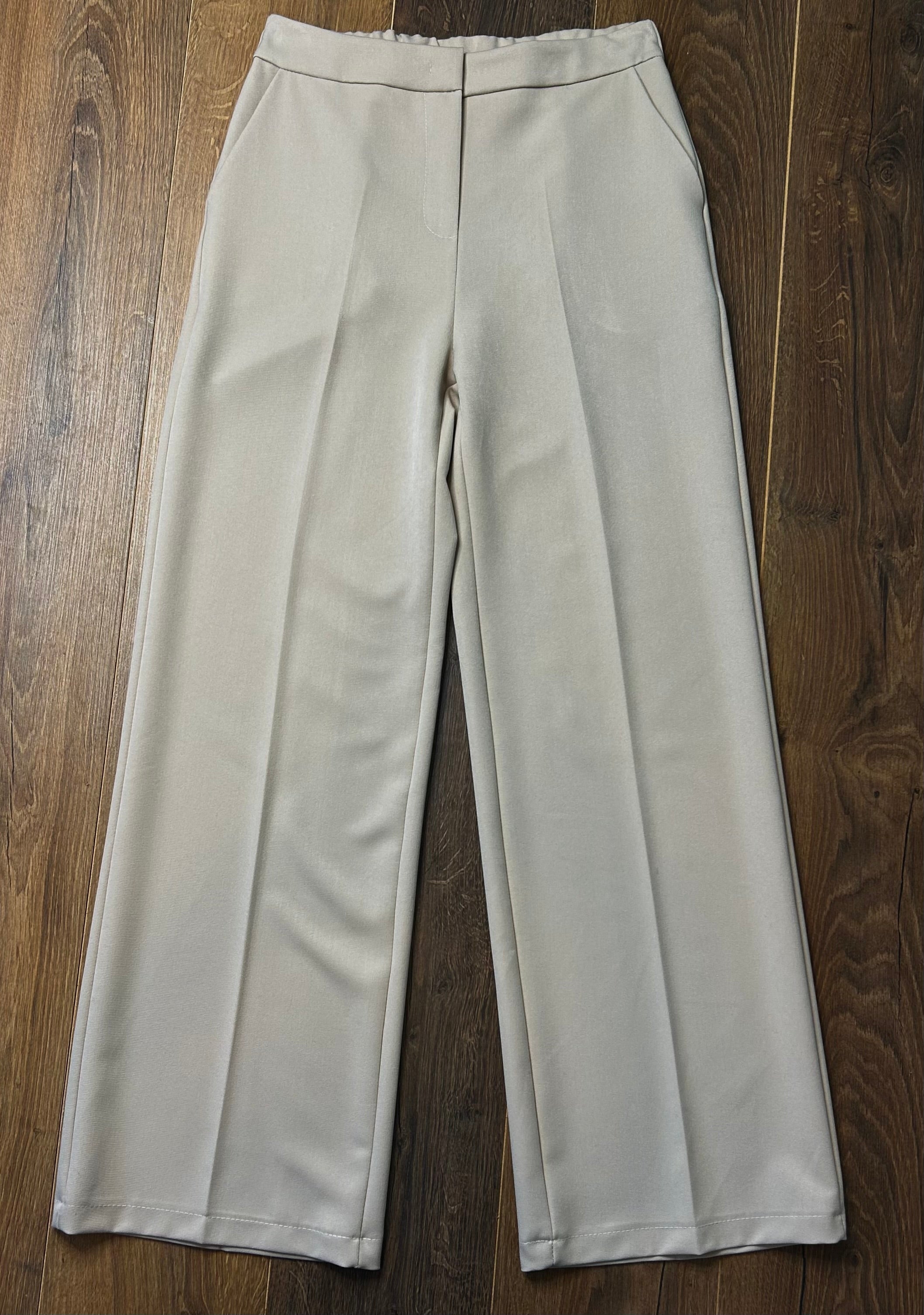 Pantalone linea dritta con tasche alla francese