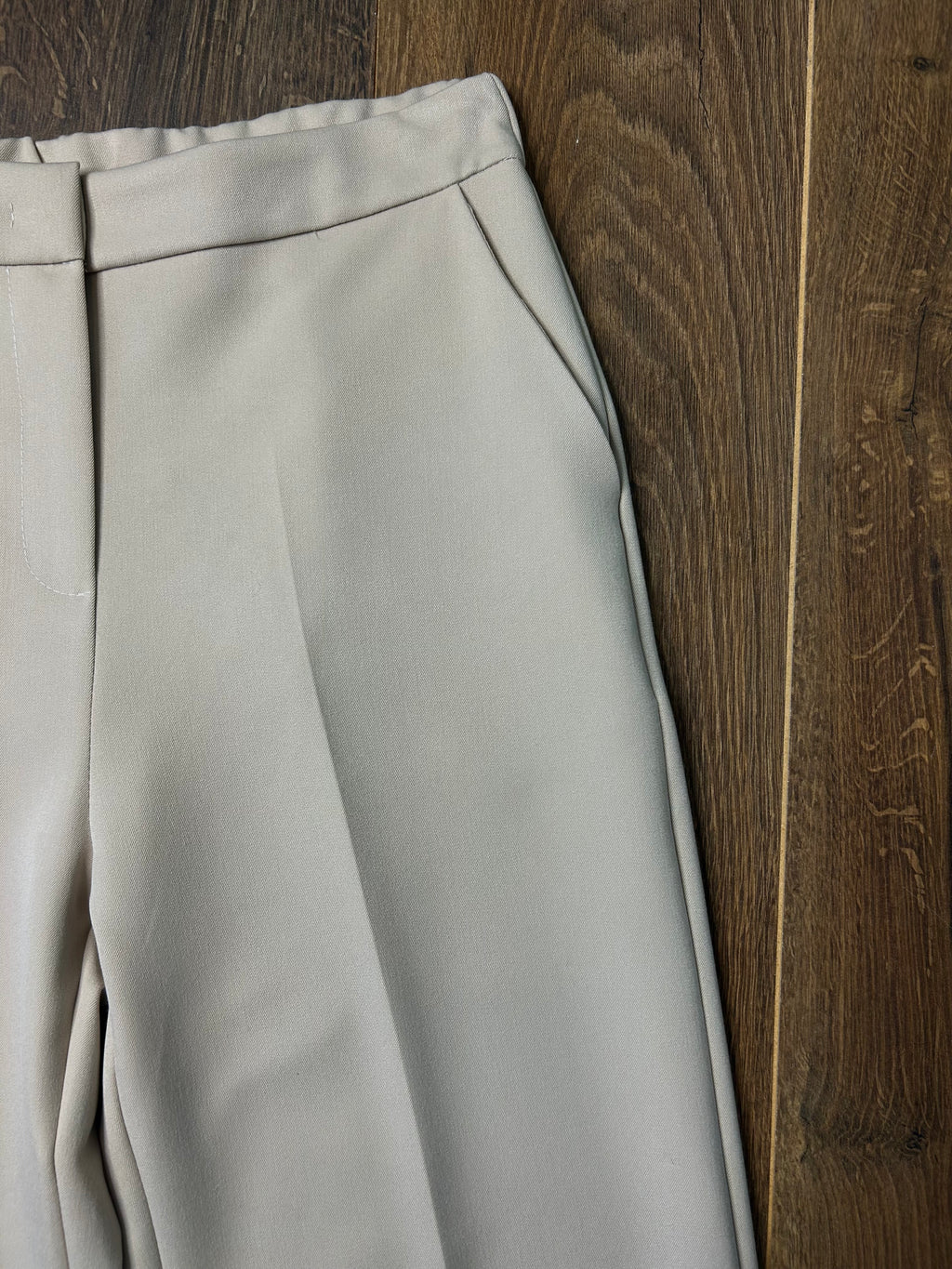 Pantalone linea dritta con tasche alla francese