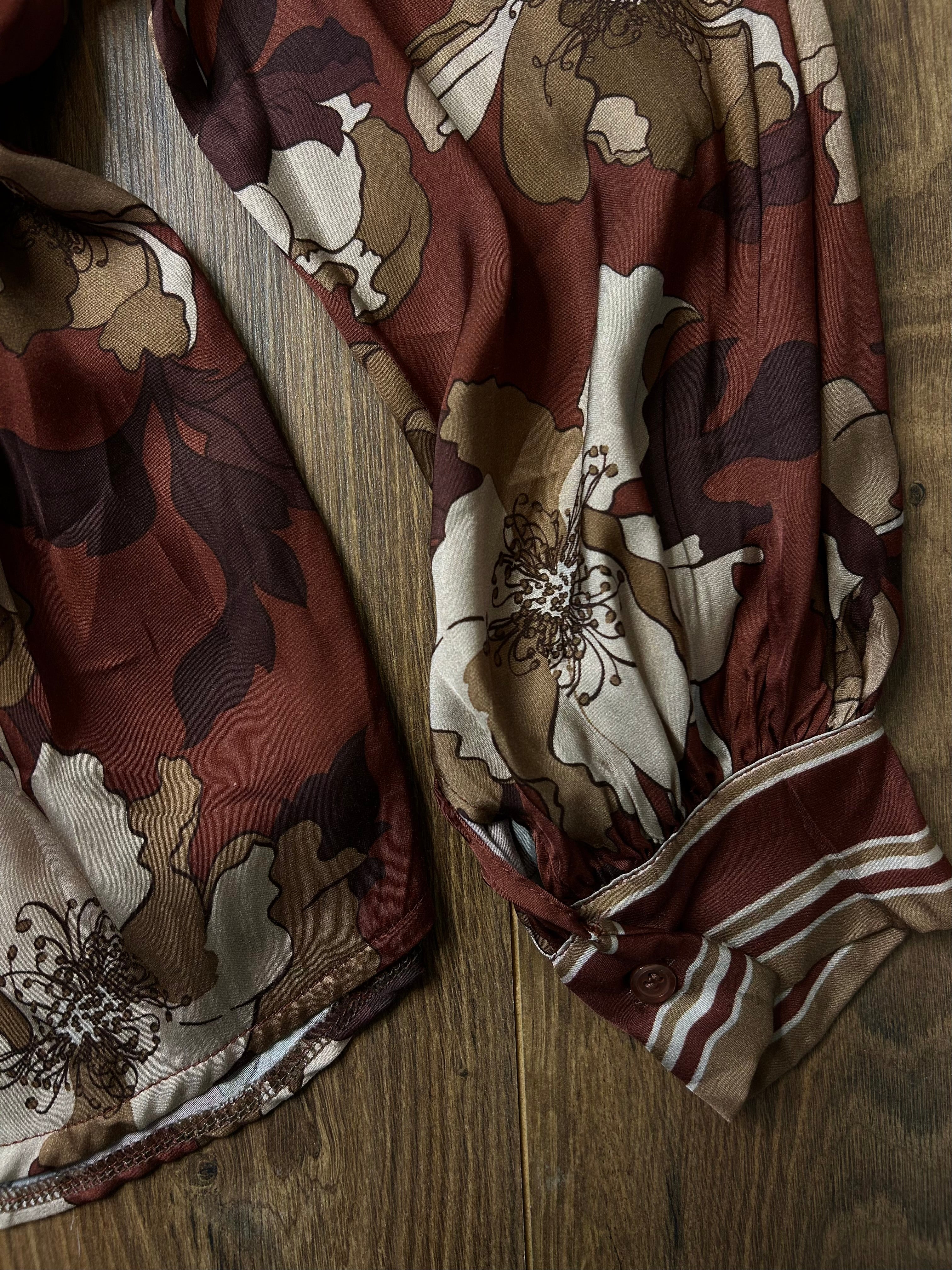 Camicia fantasia con foulard