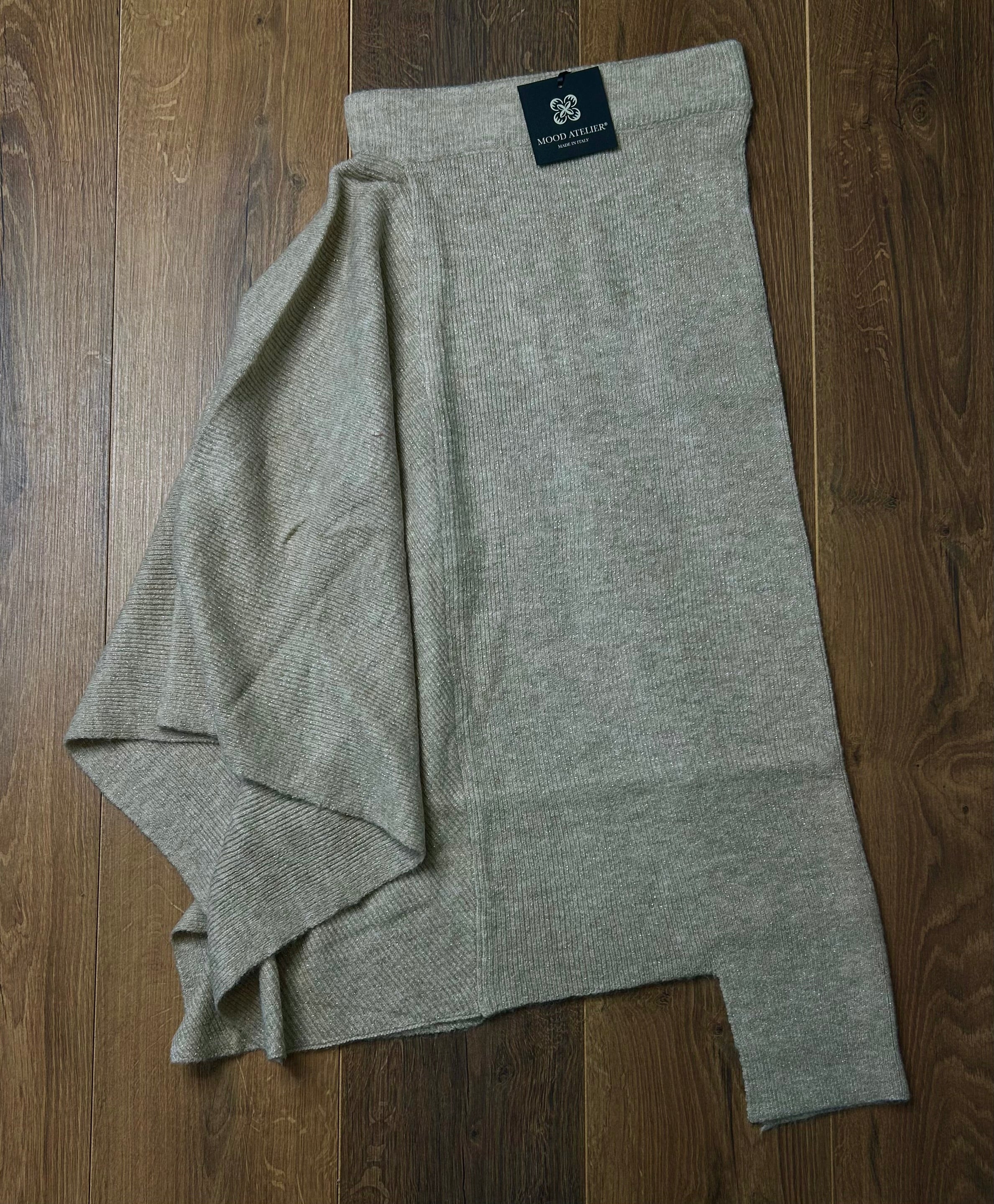 Gonna asimmetrica in maglia