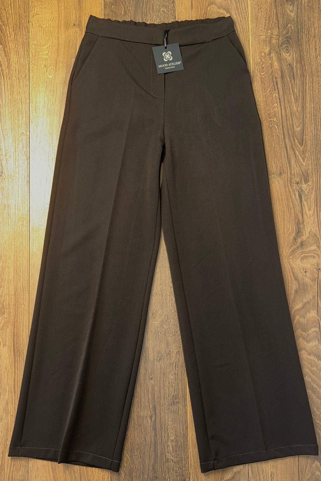 Pantalone linea dritta con tasche alla francese