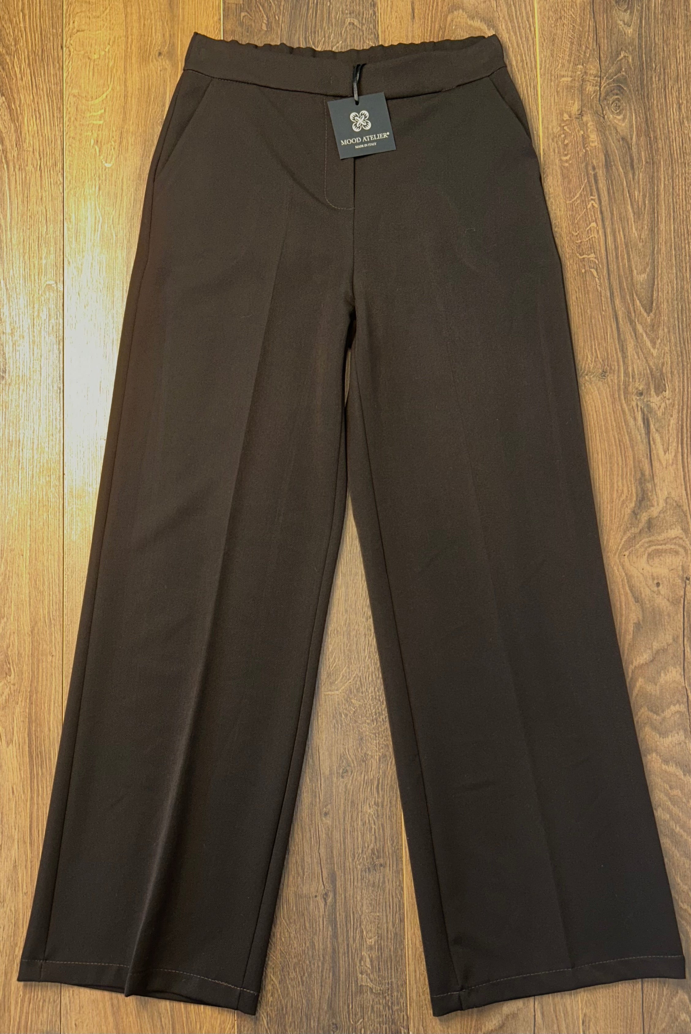 Pantalone linea dritta con tasche alla francese