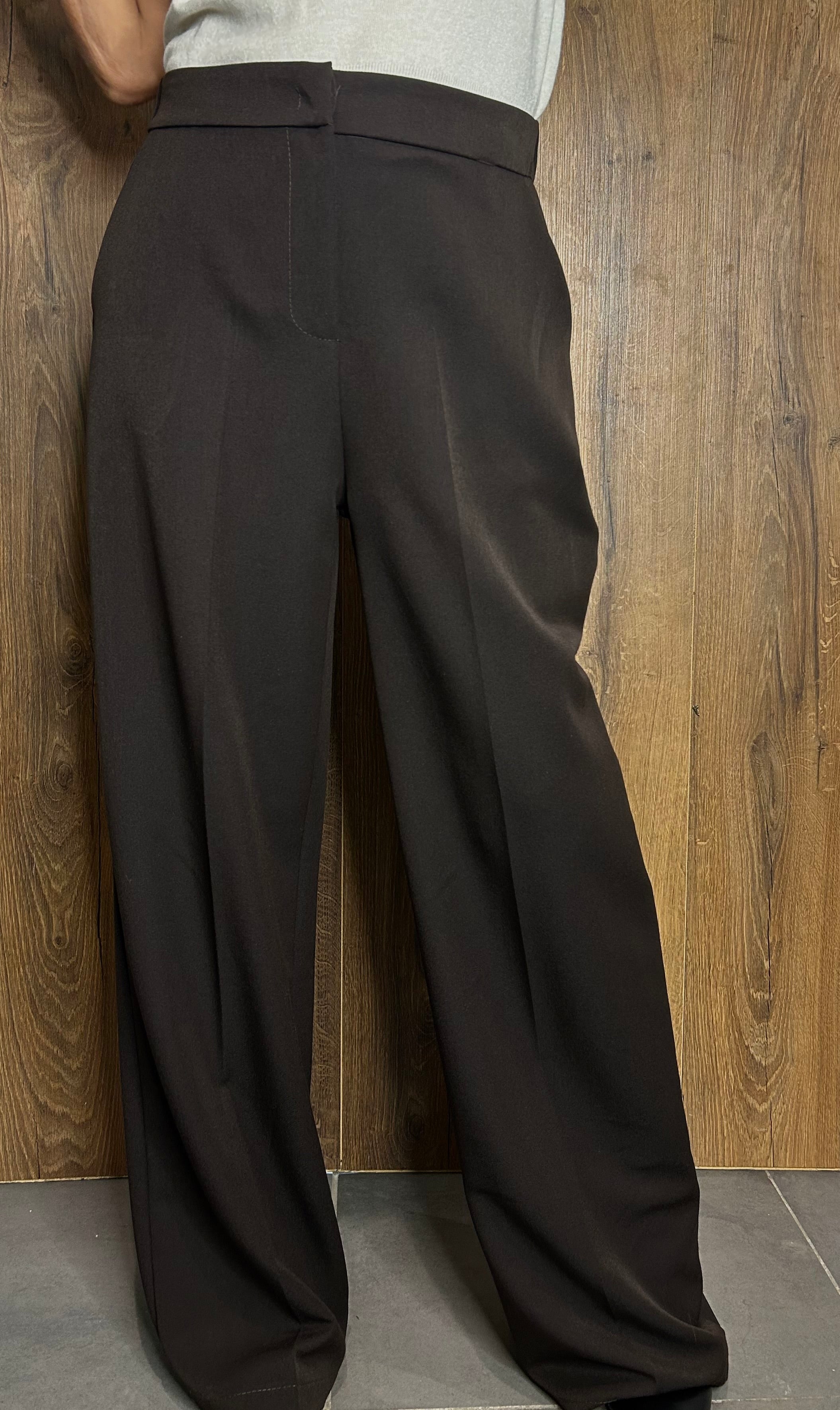 Pantalone linea dritta con tasche alla francese
